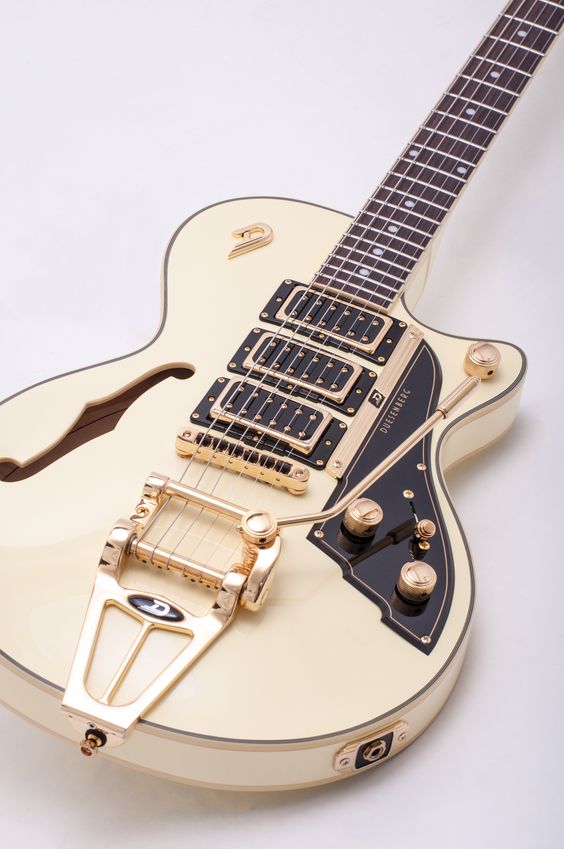 white falcon guitar
